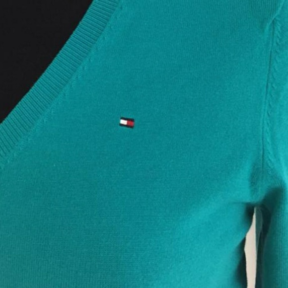 Classic V-Neck Green Sweater - Picture 3 of 3